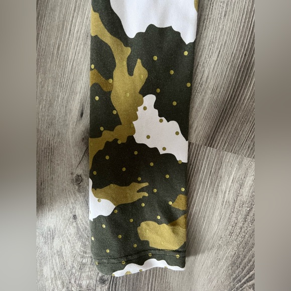 Woman’s Nike Camouflage leggings - Picture 5 of 5